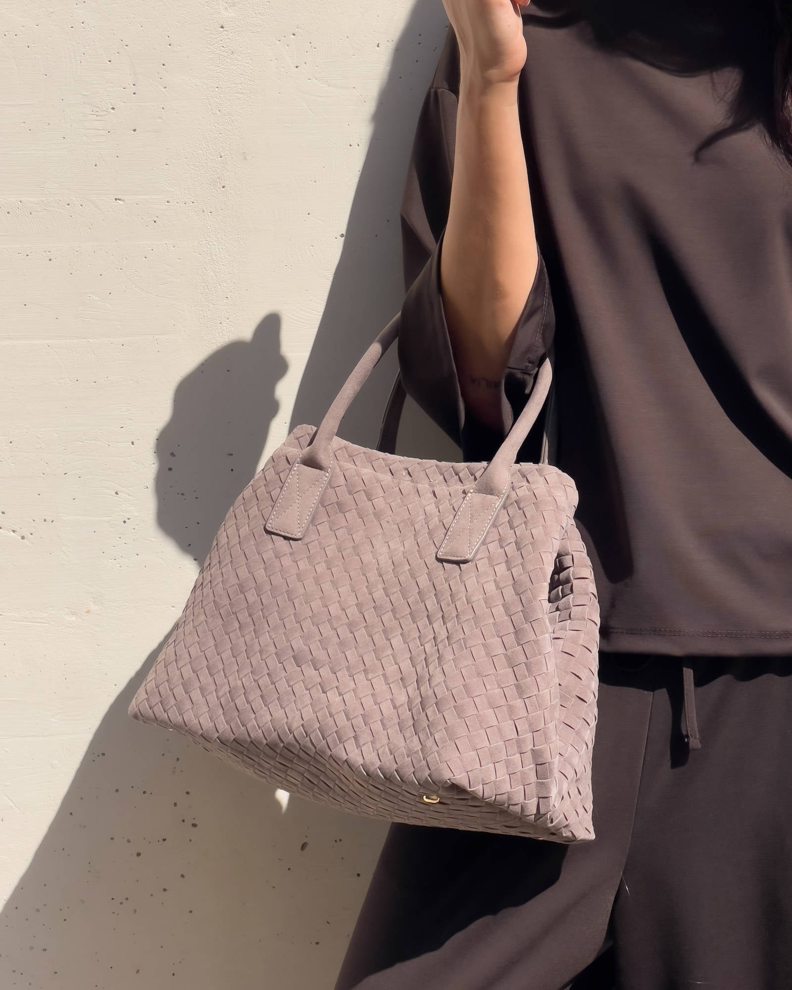 WOVEN BAG BROWNE