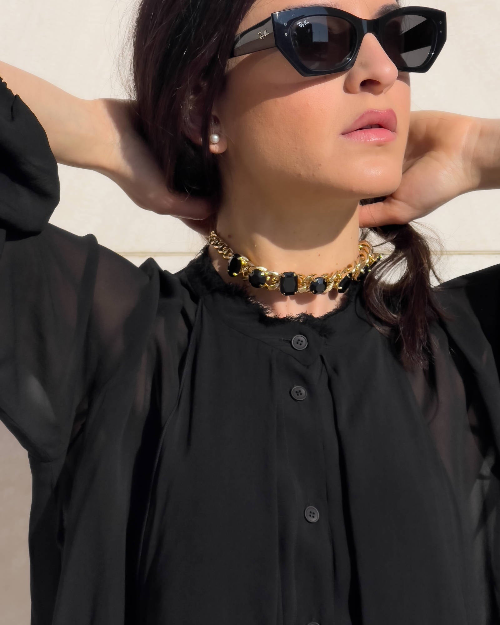 GIROCOLLO CON PIETRE NERE