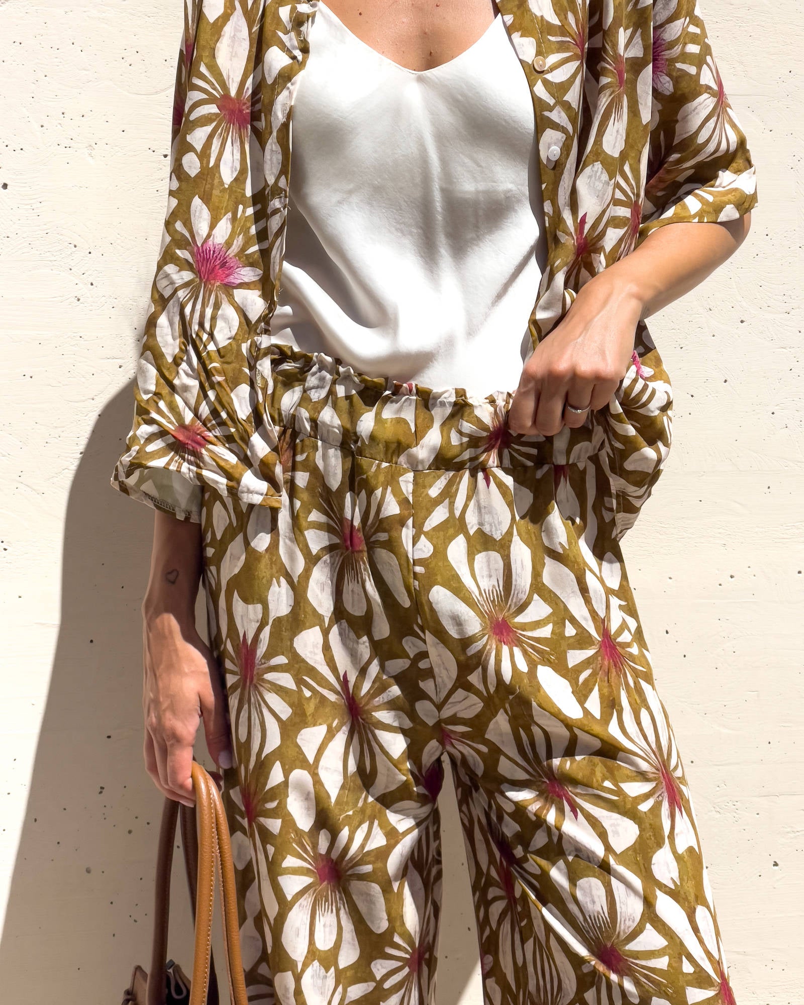 PANTALONE LEONA IN POPELINE DI VISCOSA OLIO