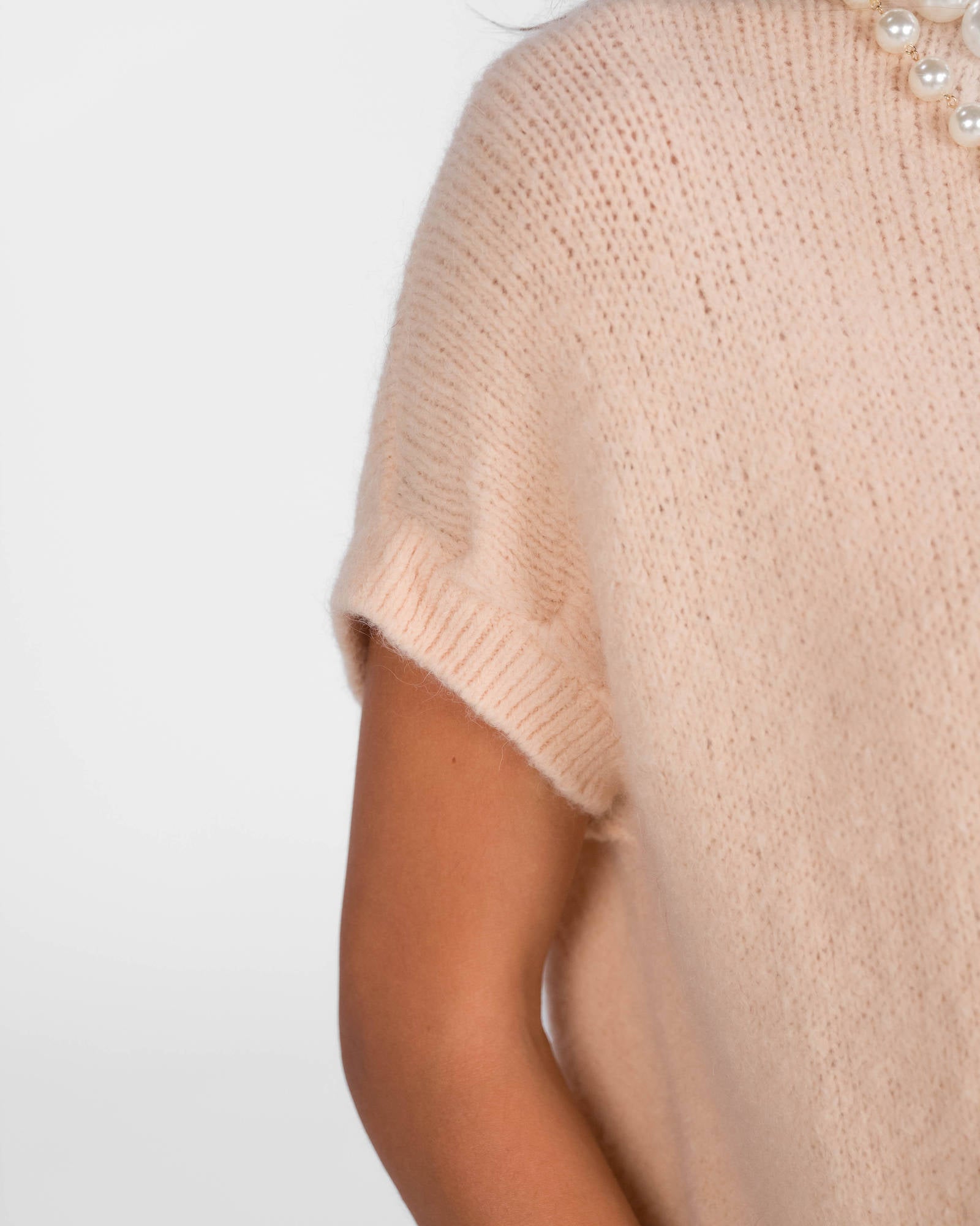 MAGLIA SENZA MANICHE ALICE SABBIA