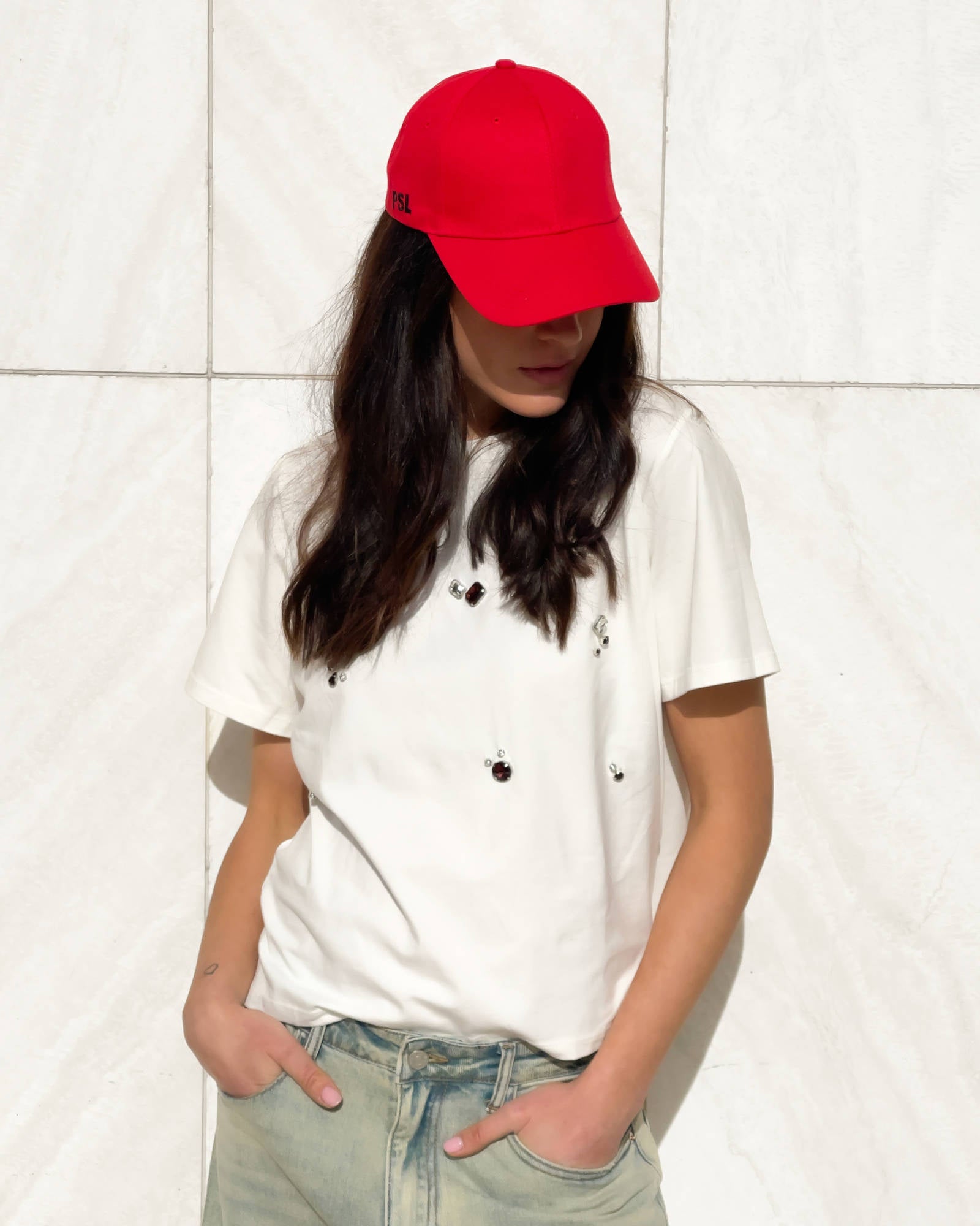 CAPPELLO CON VISIERA RED