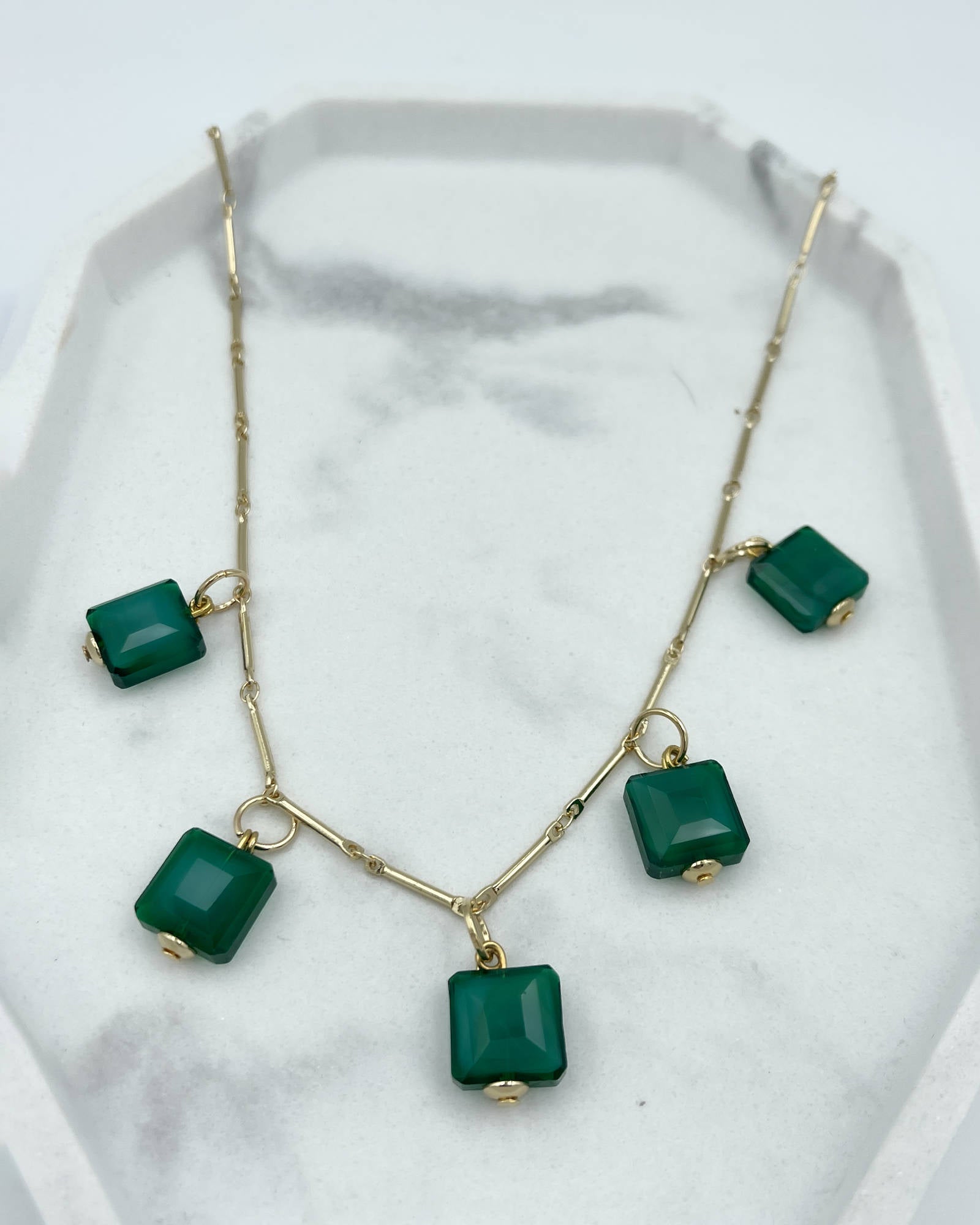 COLLANA SOTTILE CON PENDENTI SMERALDO