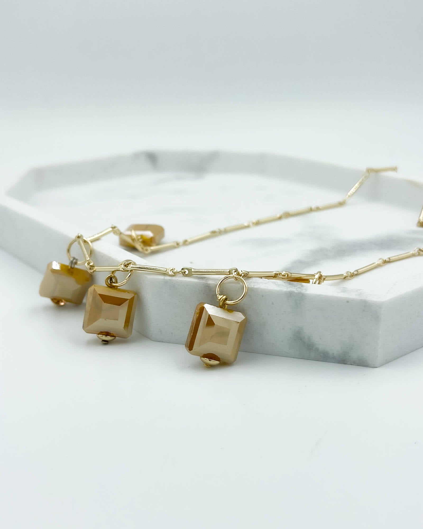 COLLANA SOTTILE CON PENDENTI AMBRA