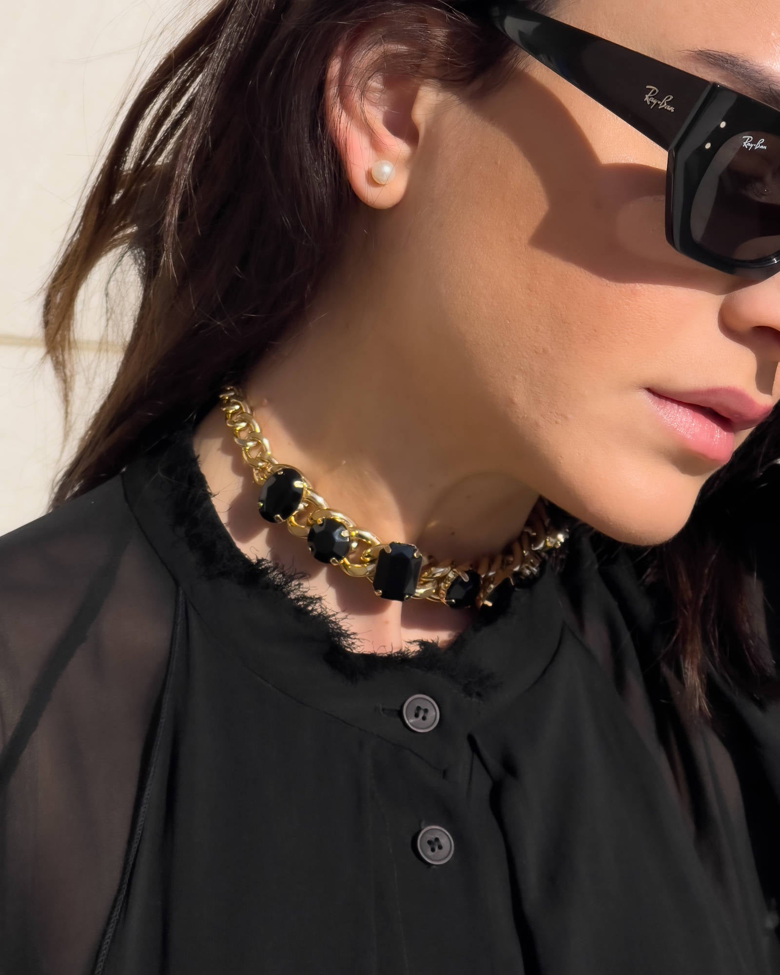 GIROCOLLO CON PIETRE NERE