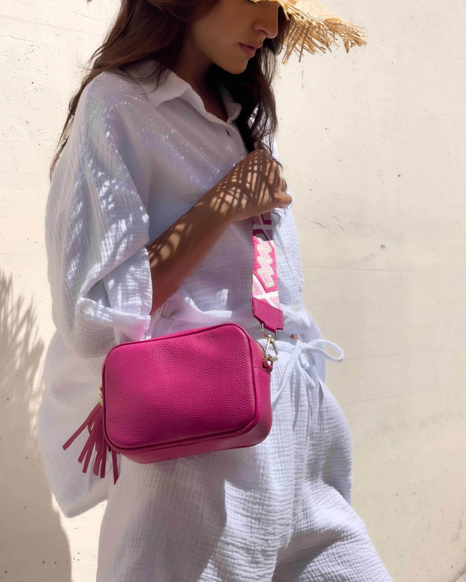 POCHETTE SOPHIA IN PELLE CON TRACOLLA OMAGGIO  FUCSIA