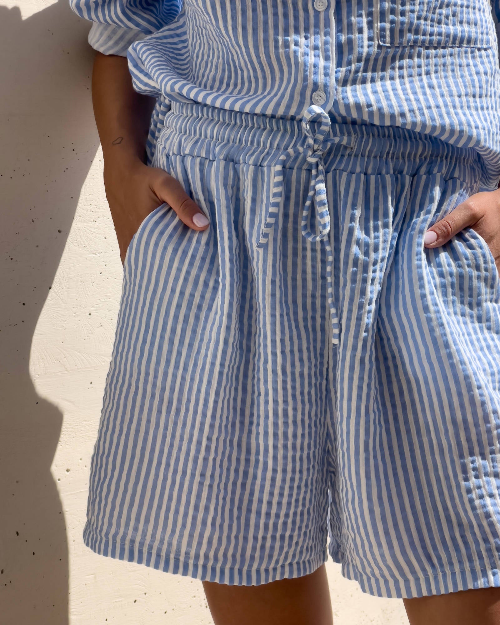 SHORT FORMENTERA IN GARZA DI COTONE RIGA COMBINATA CELESTE