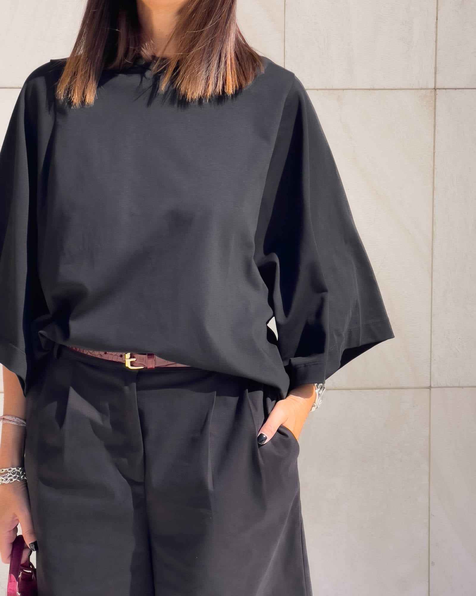 T-SHIRT OVER LINDSEY NERO