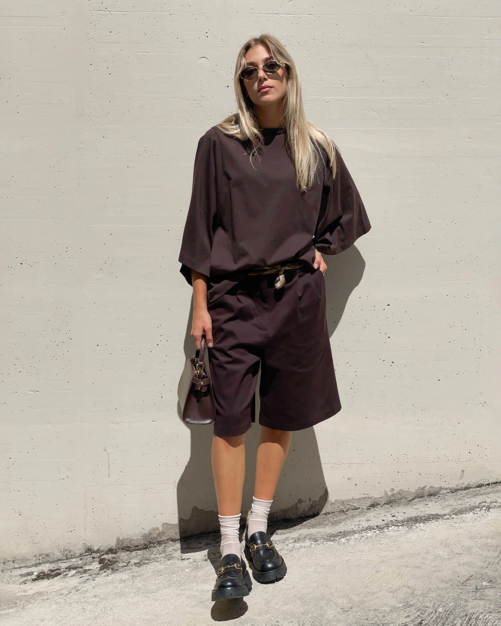 T-SHIRT OVER LINDSEY MORO