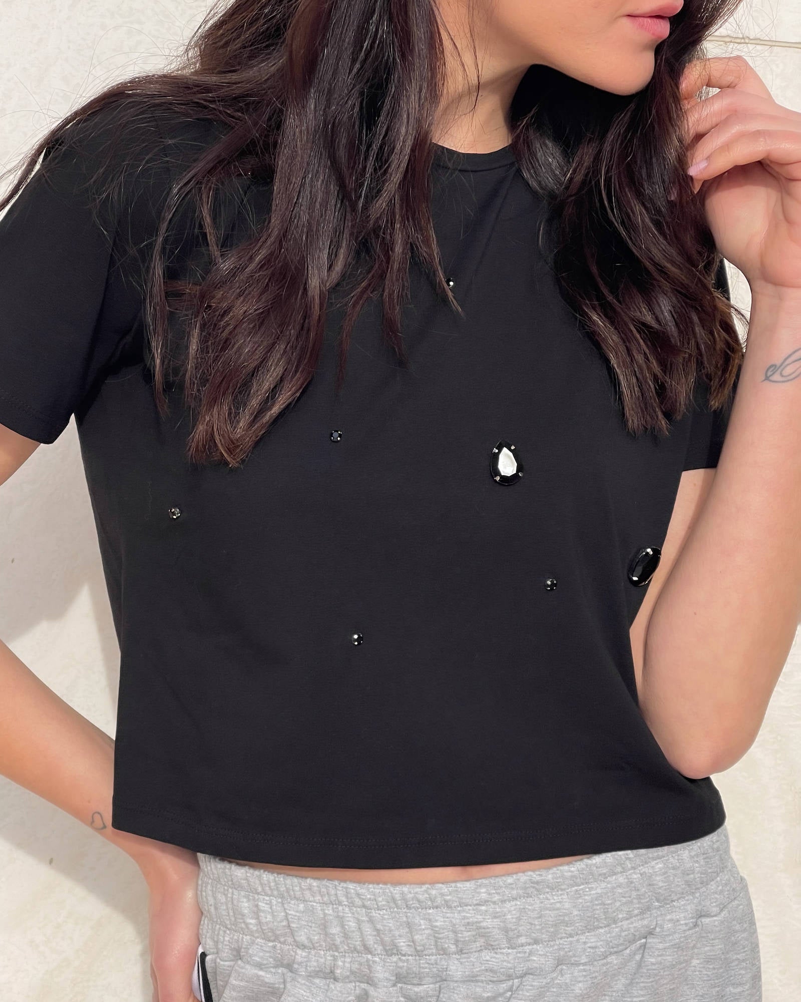 TSHIRT GENNY CON CASTONI NERO