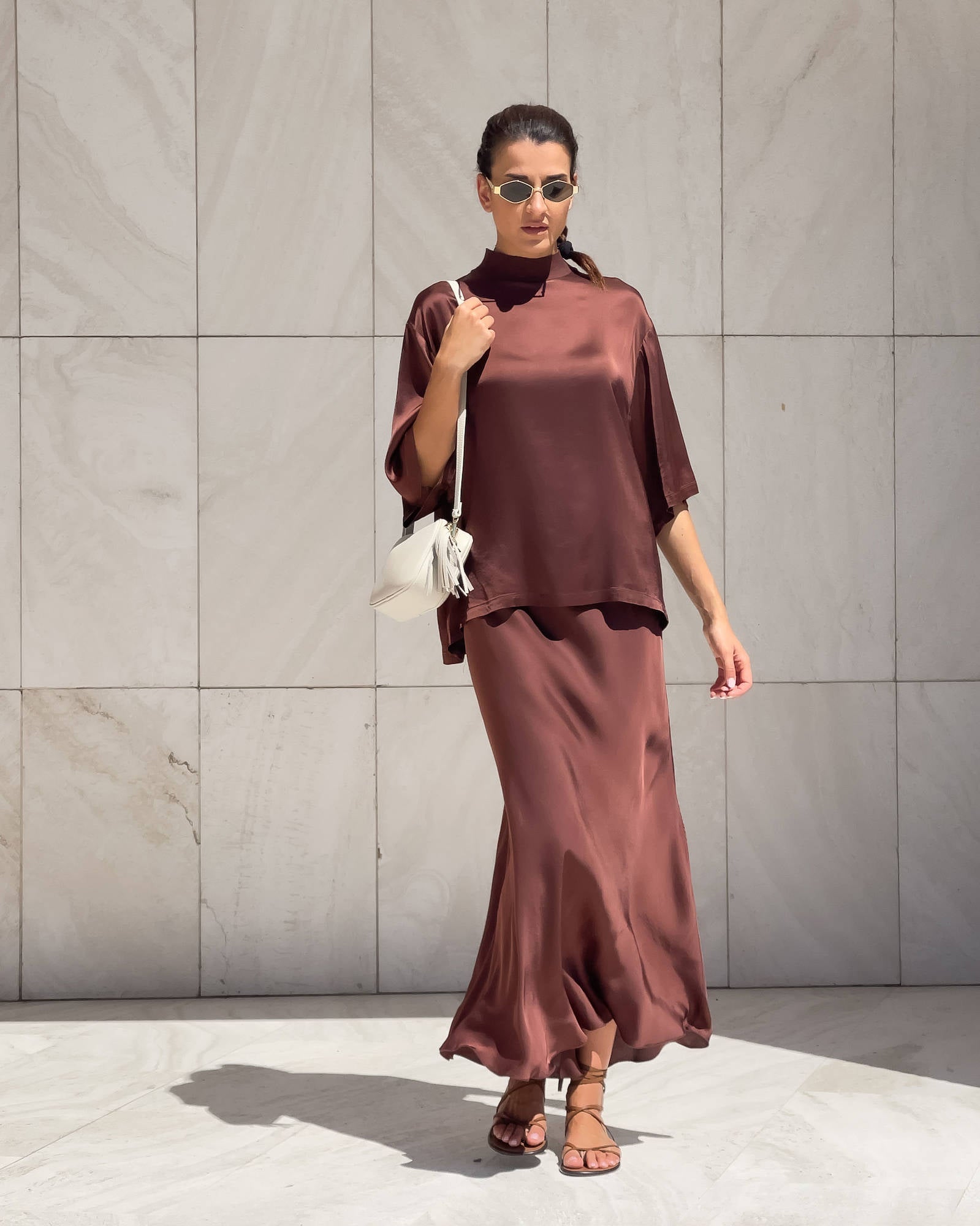 T-SHIRT OVER IN SATIN NORA BRACE