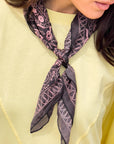 FOULARD IN SETA E COTONE PAISLEY NERO ROSA