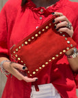 POCHETTINA CON BULLONI ROSSO