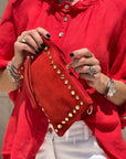POCHETTINA CON BULLONI ROSSO