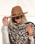 CAPPELLO A FALDA CAMMELLO
