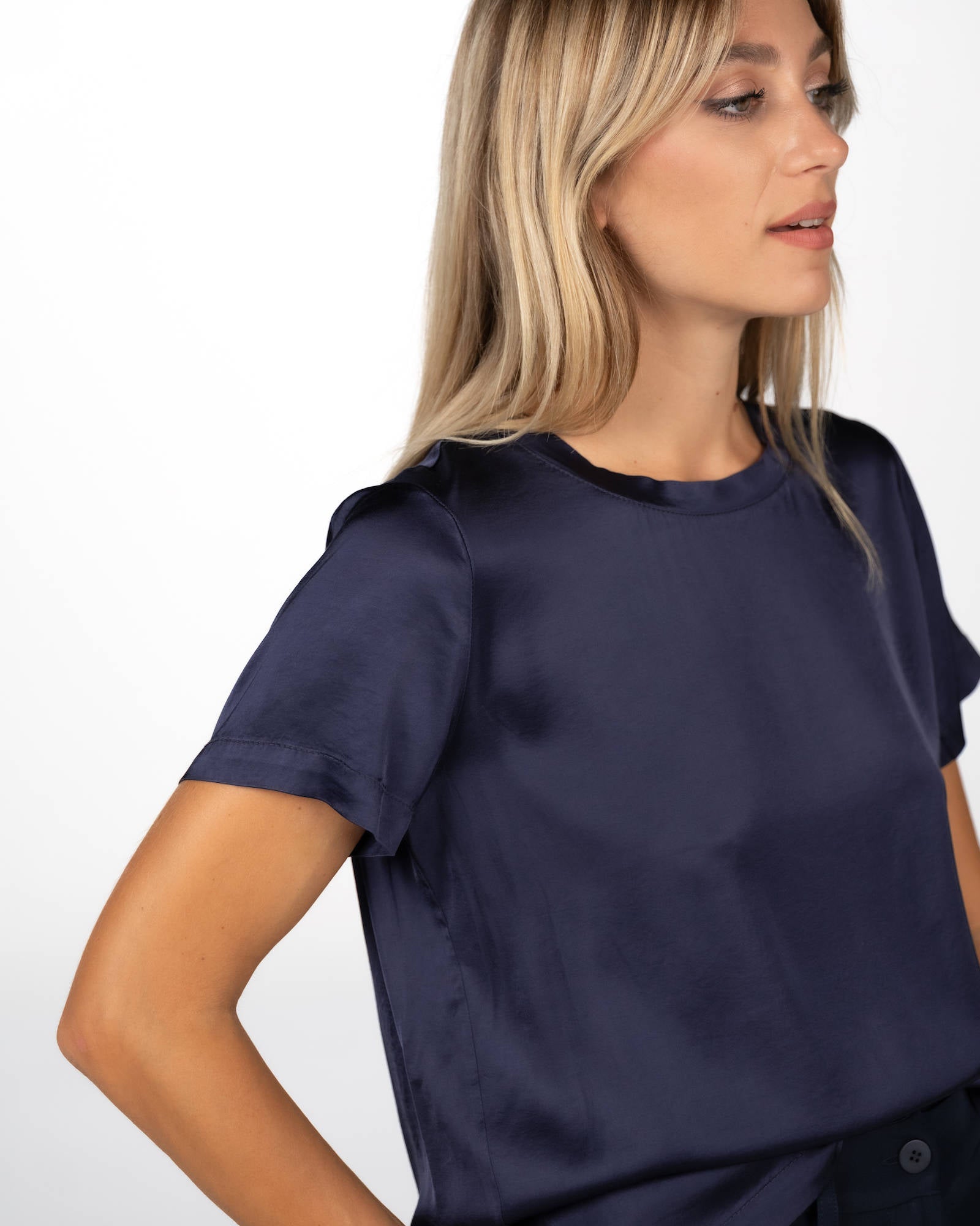 T-SHIRT NORA IN SATIN NIGHT