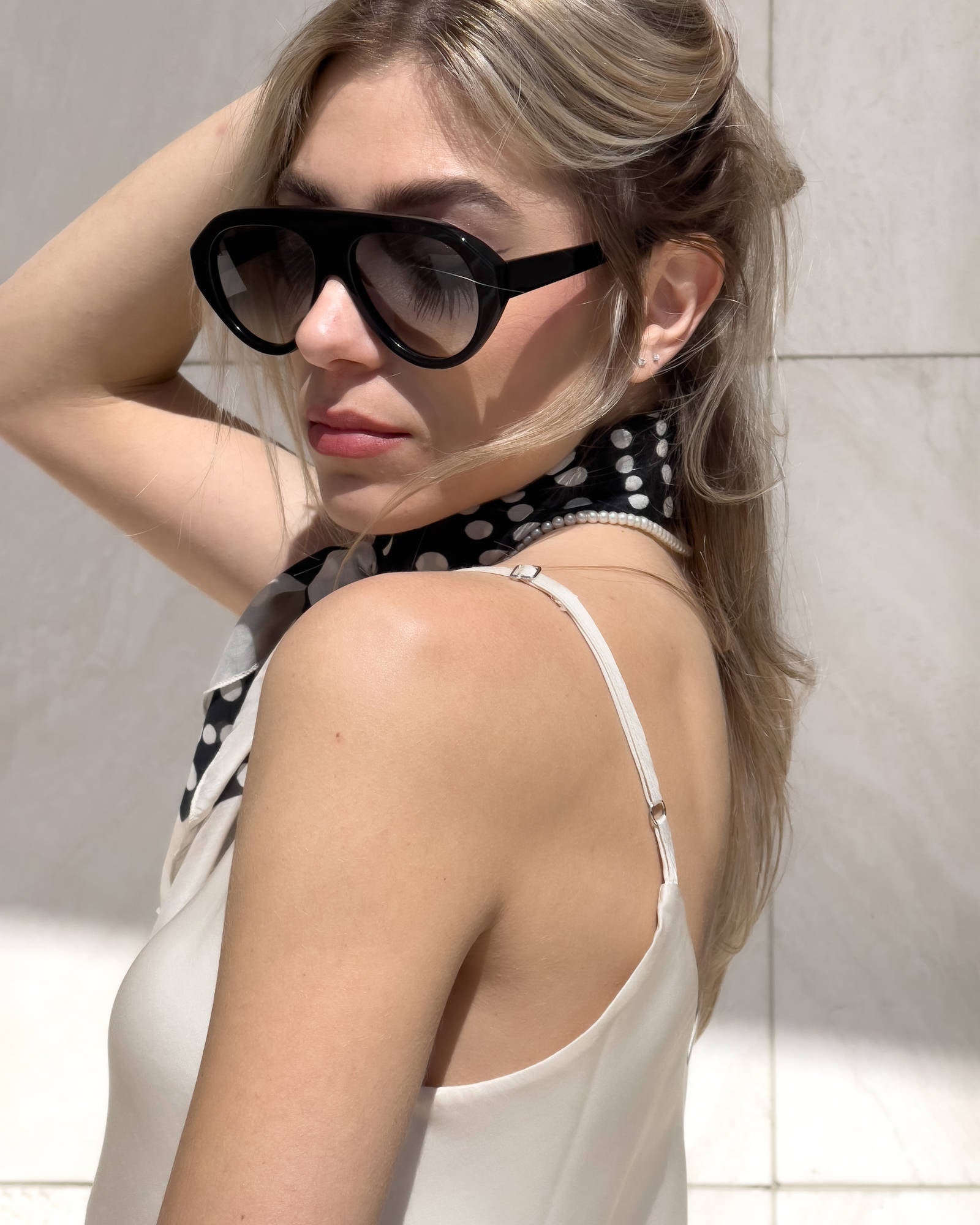 TOP NORA IN SATIN BURRO