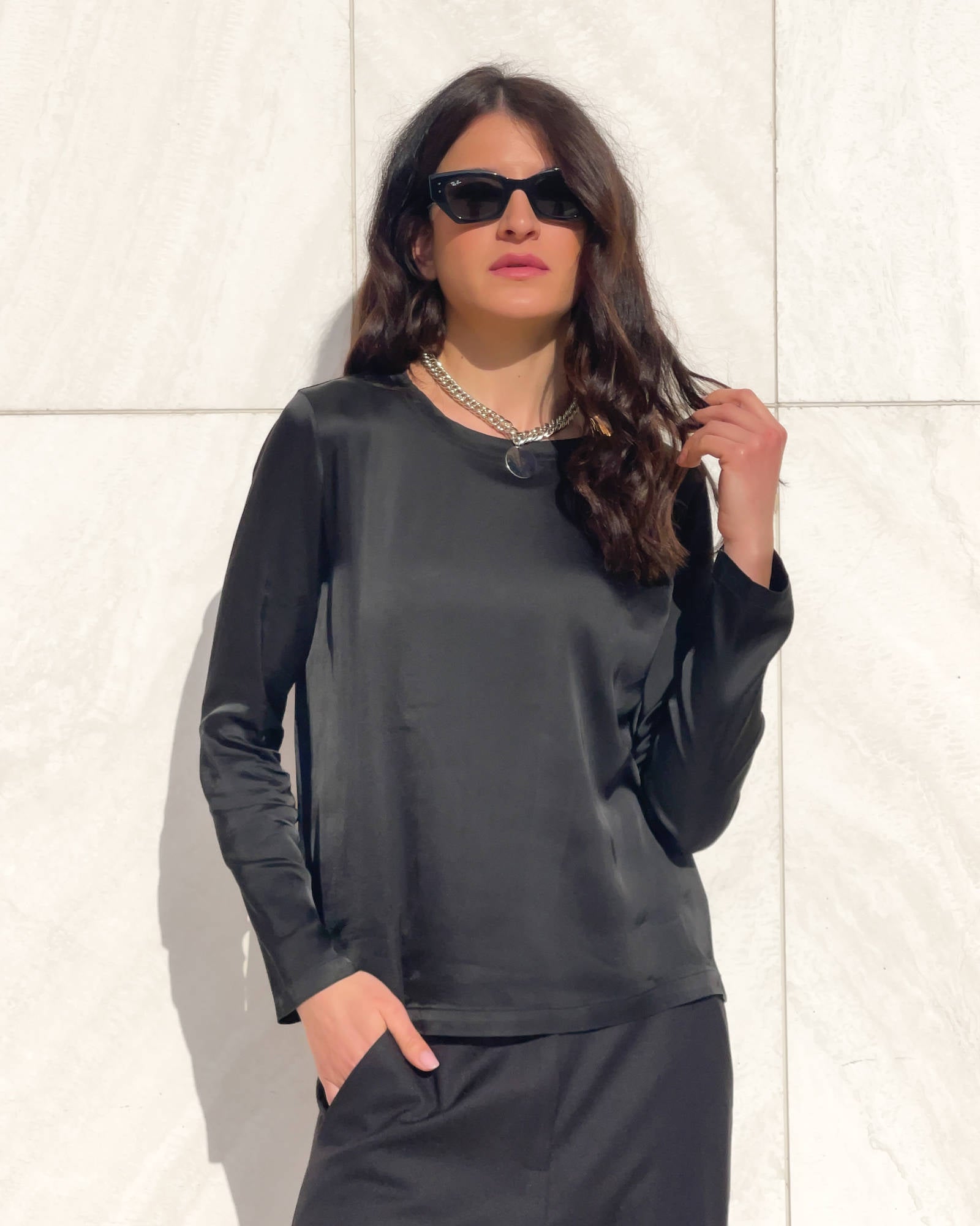 T-SHIRT SATIN NORA MANICA LUNGA NERO