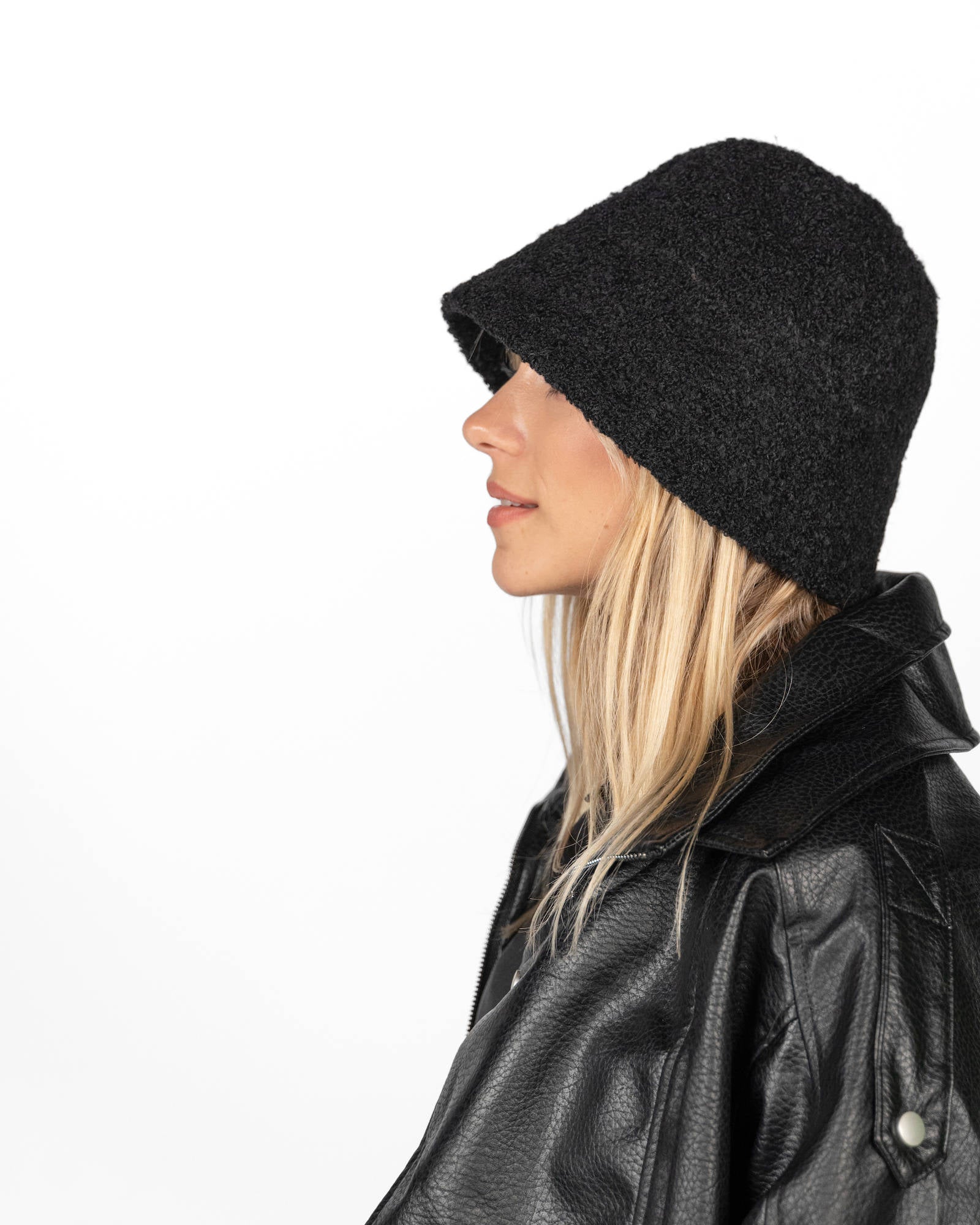 CAPPELLO CLOCHE BOUCLE' NERO