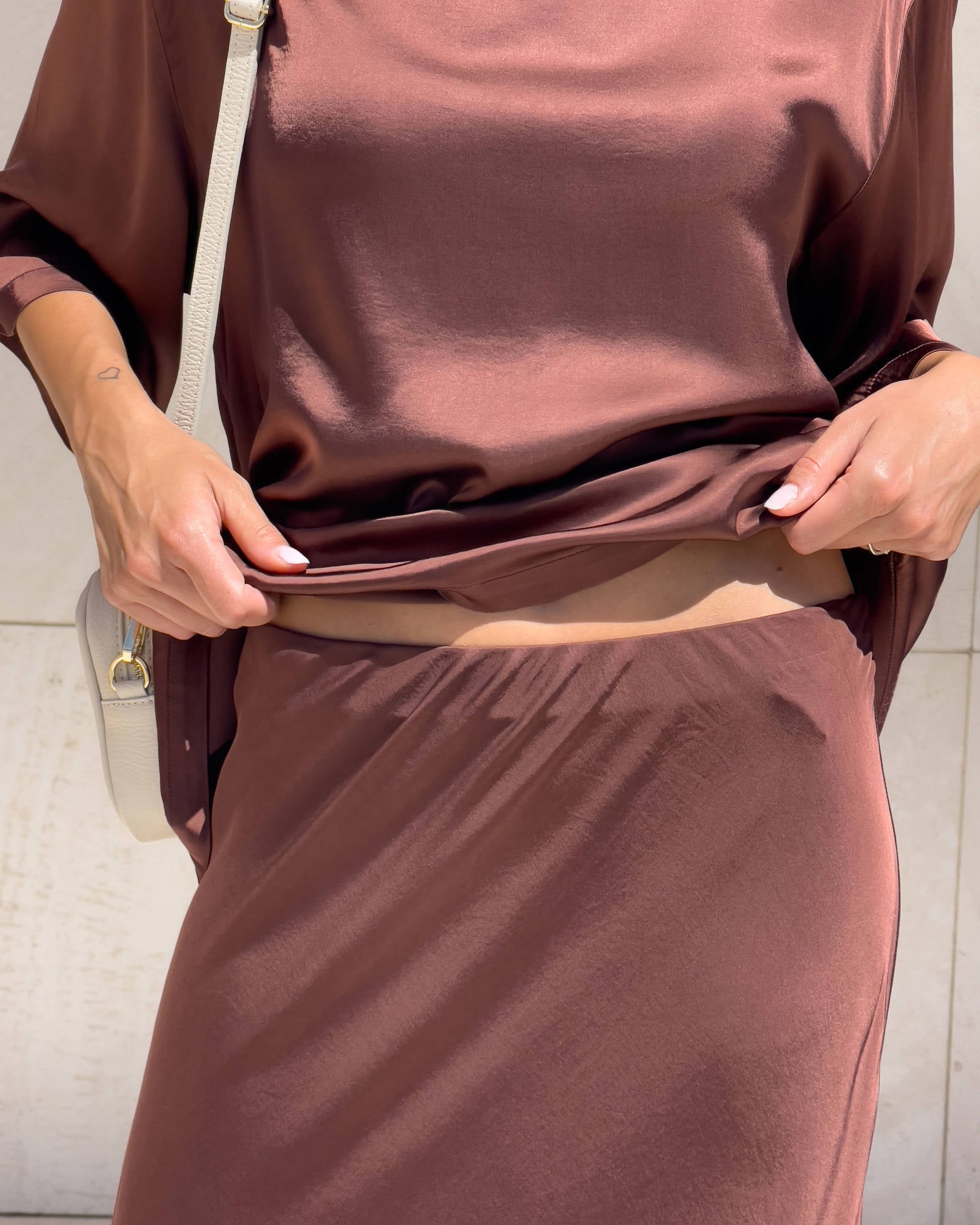 GONNA MIDI IN SATIN NORA BRACE