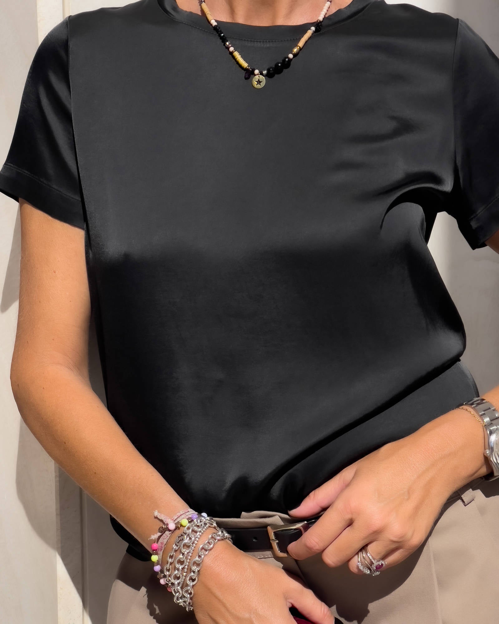 T-SHIRT NORA IN SATIN NERO