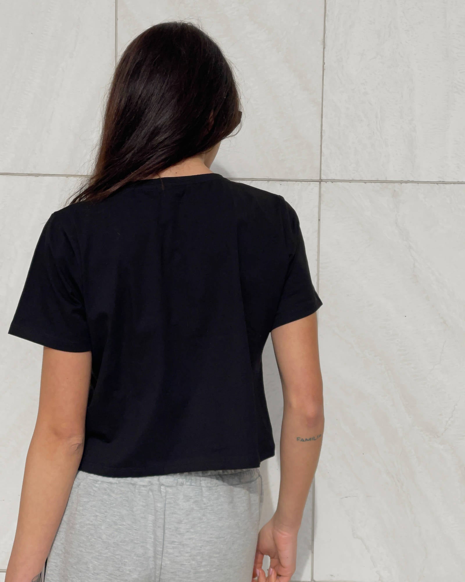 TSHIRT GENNY CON CASTONI NERO