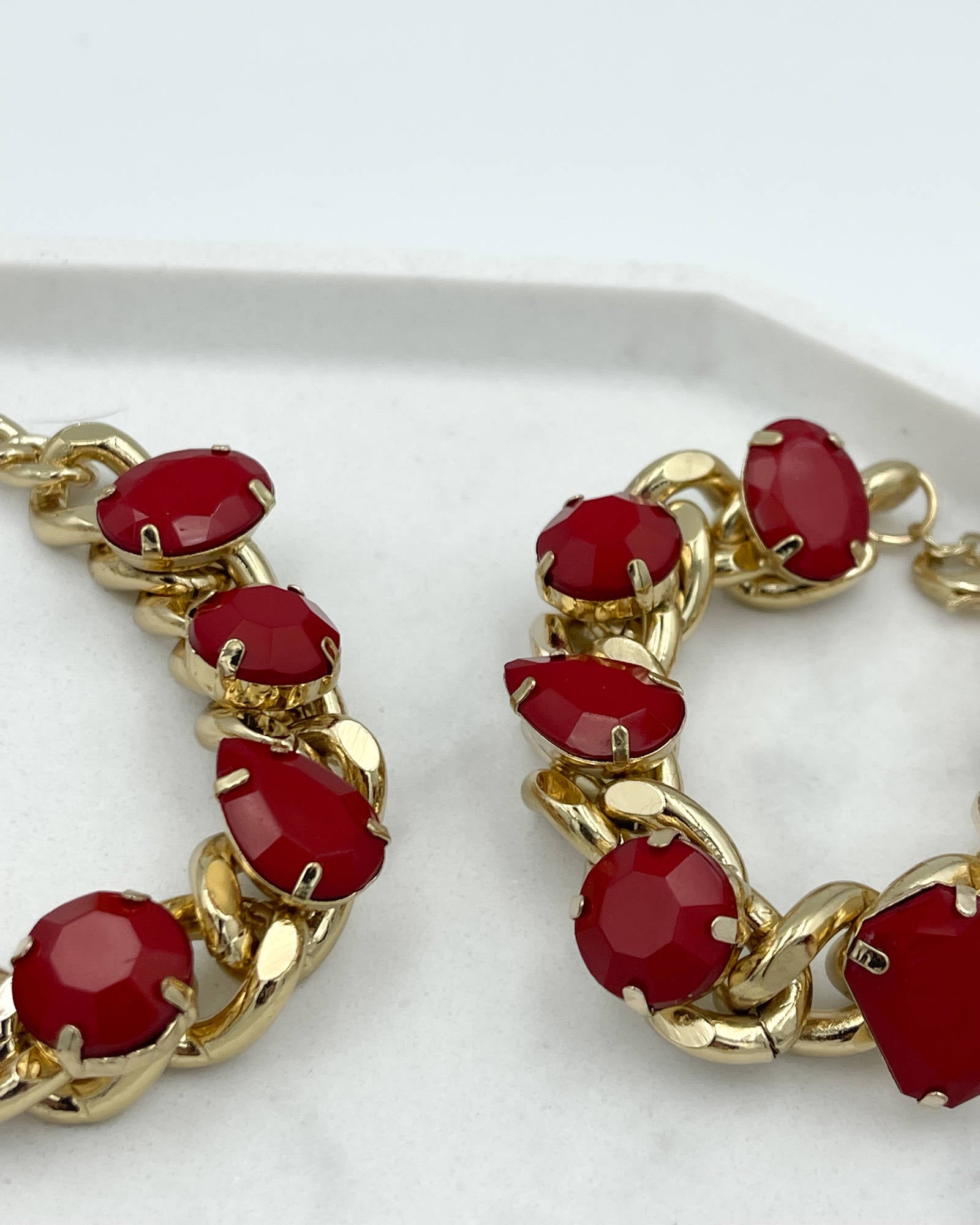 BRACCIALE CON PIETRE ROSSO