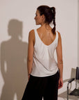 TOP CANOTTA NORA IN SATIN CALCE