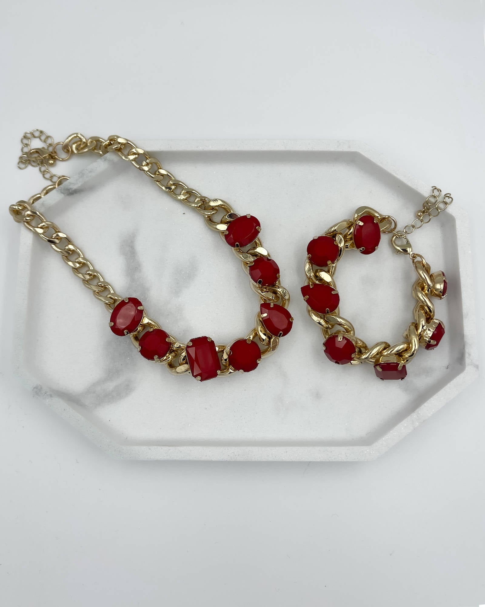 GIROCOLLO CON PIETRE ROSSE