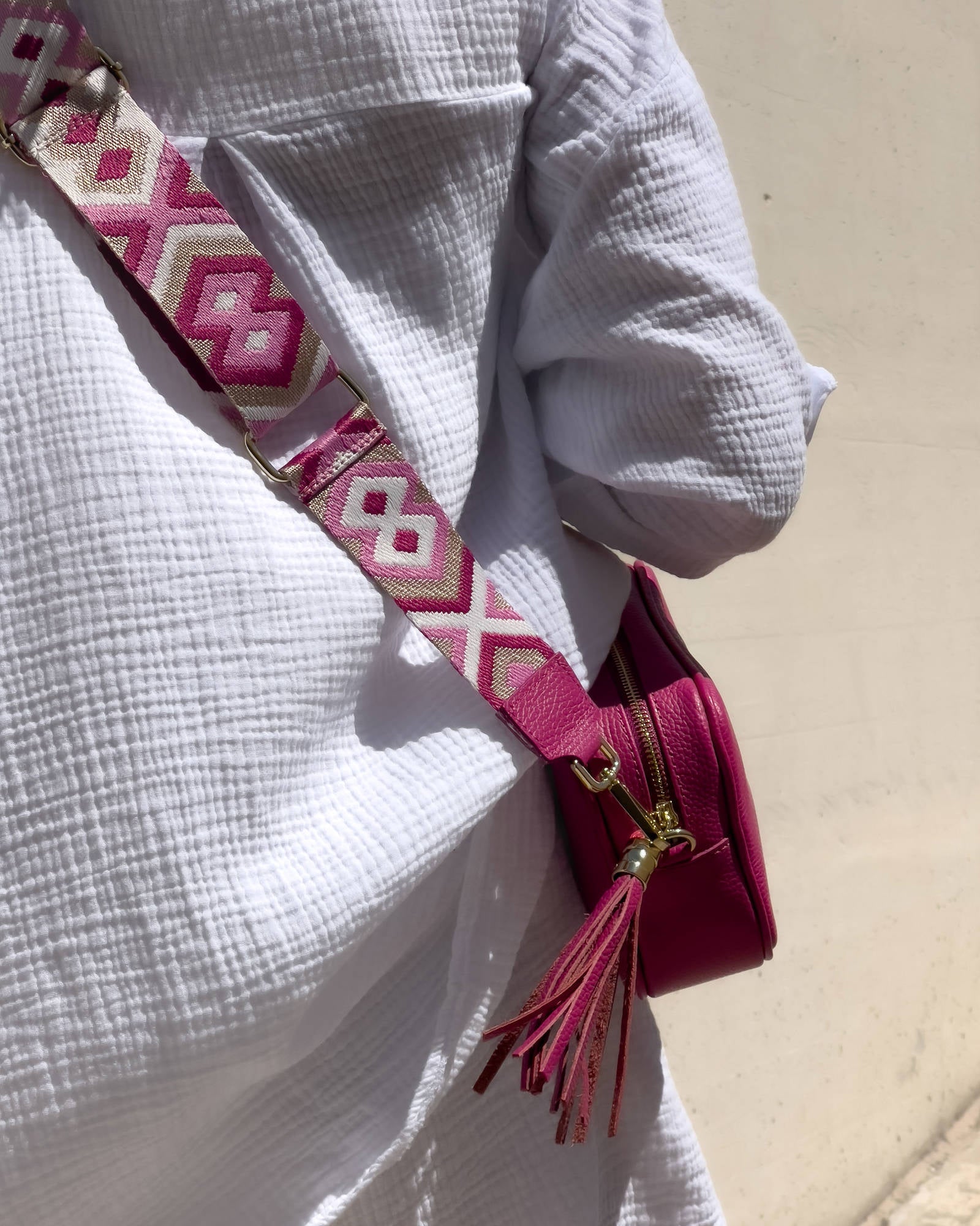 POCHETTE SOPHIA IN PELLE CON TRACOLLA OMAGGIO  FUCSIA