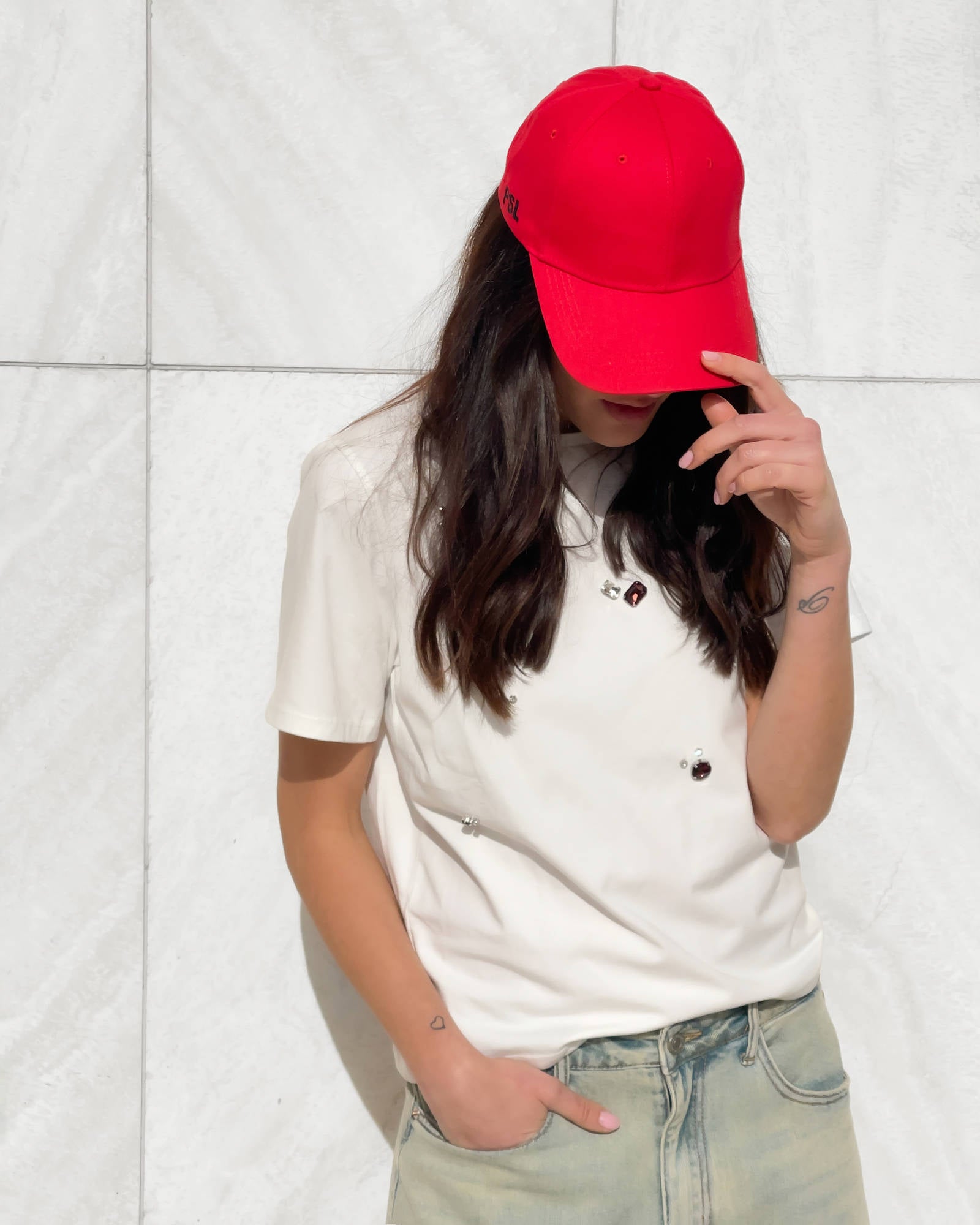 CAPPELLO CON VISIERA RED