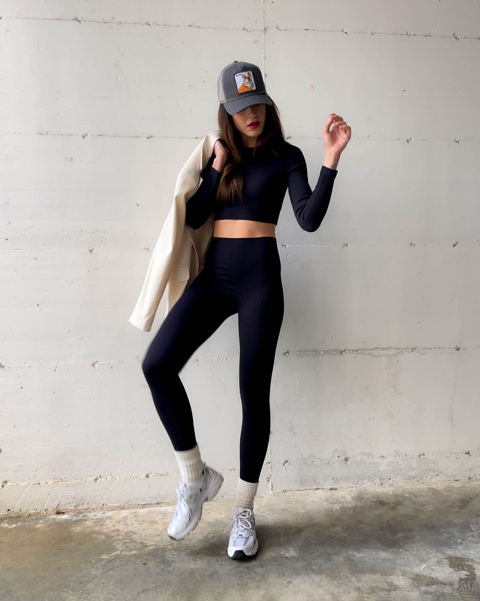 SEAMLESS ALTHAEA CROPPED LONG SLEEVE BLACK