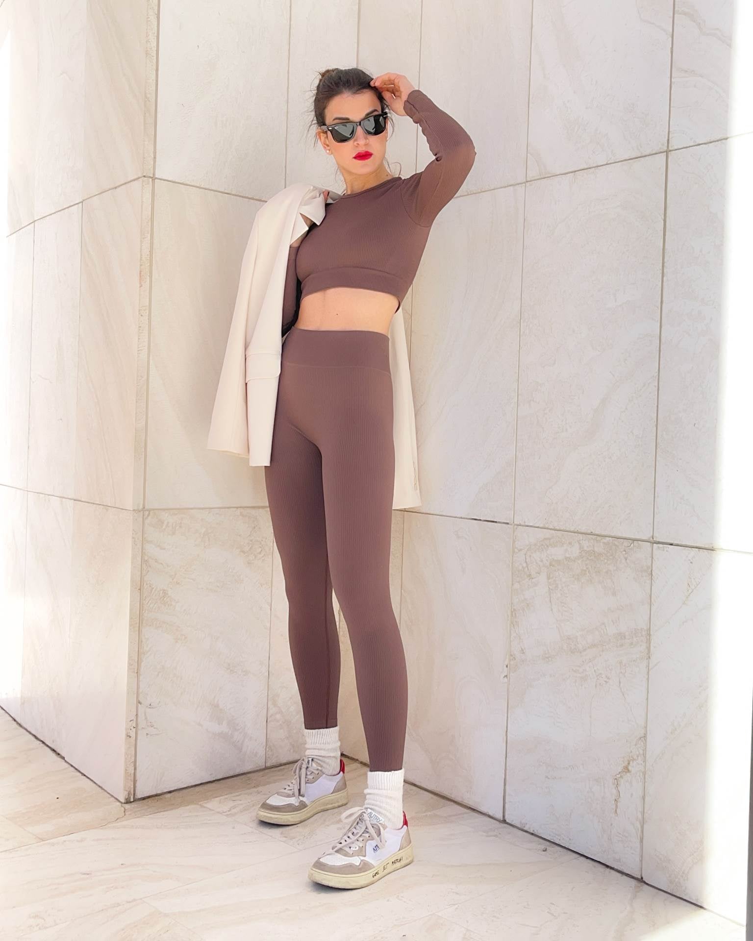 SEAMLESS ALTHAEA CROPPED LONG SLEEVE COFFEE