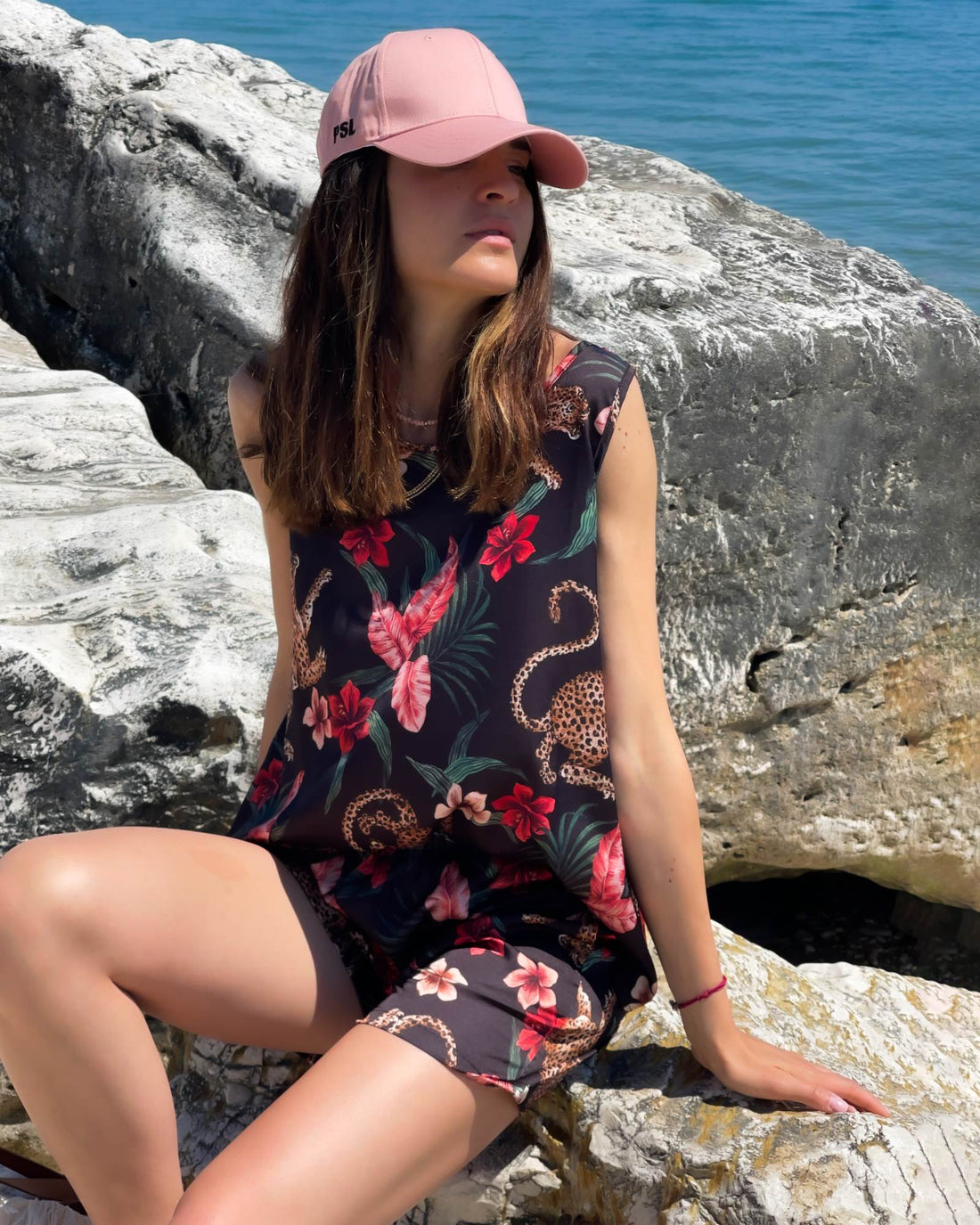 CAPPELLO CON VISIERA ROSA