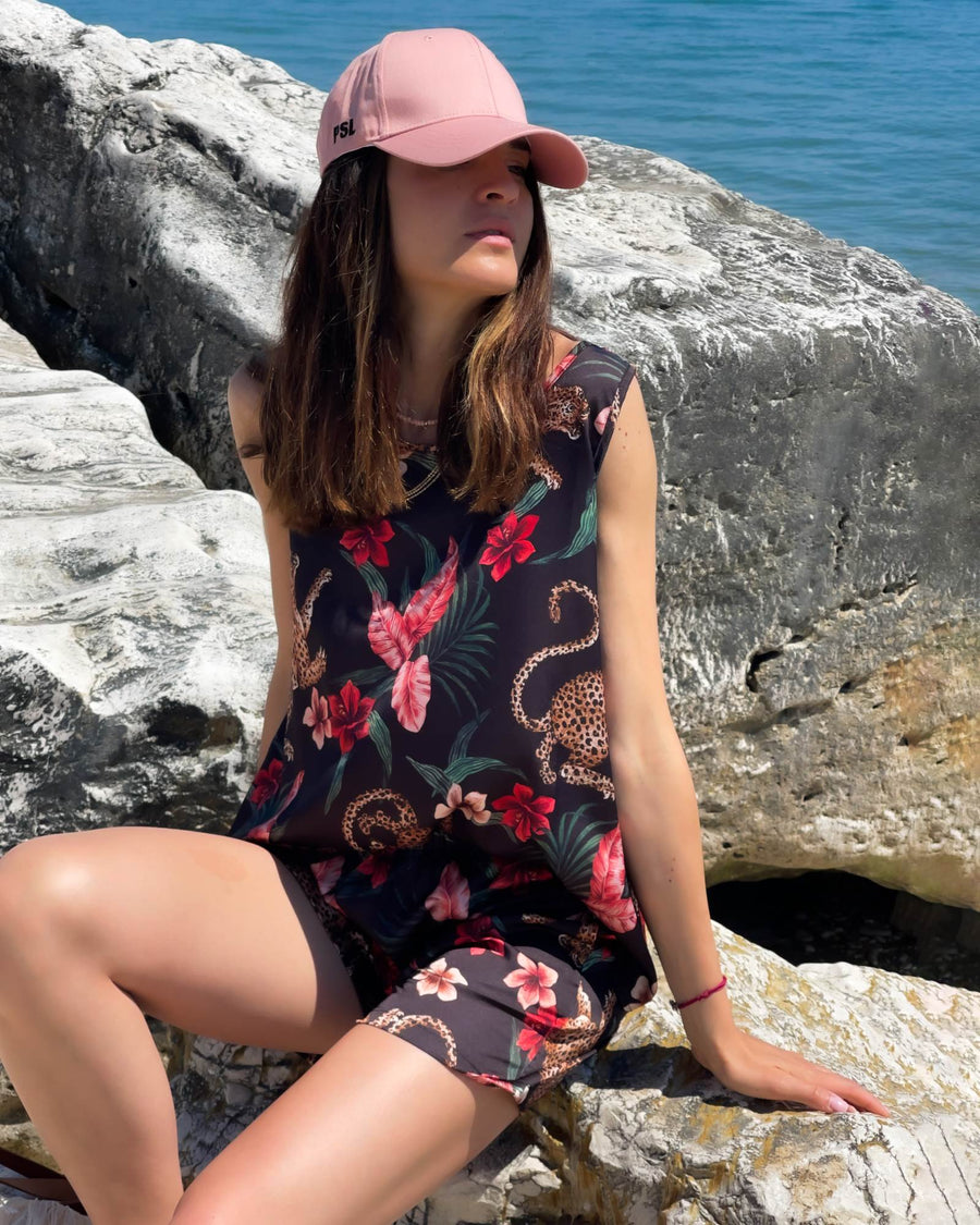 CAPPELLO CON VISIERA ROSA