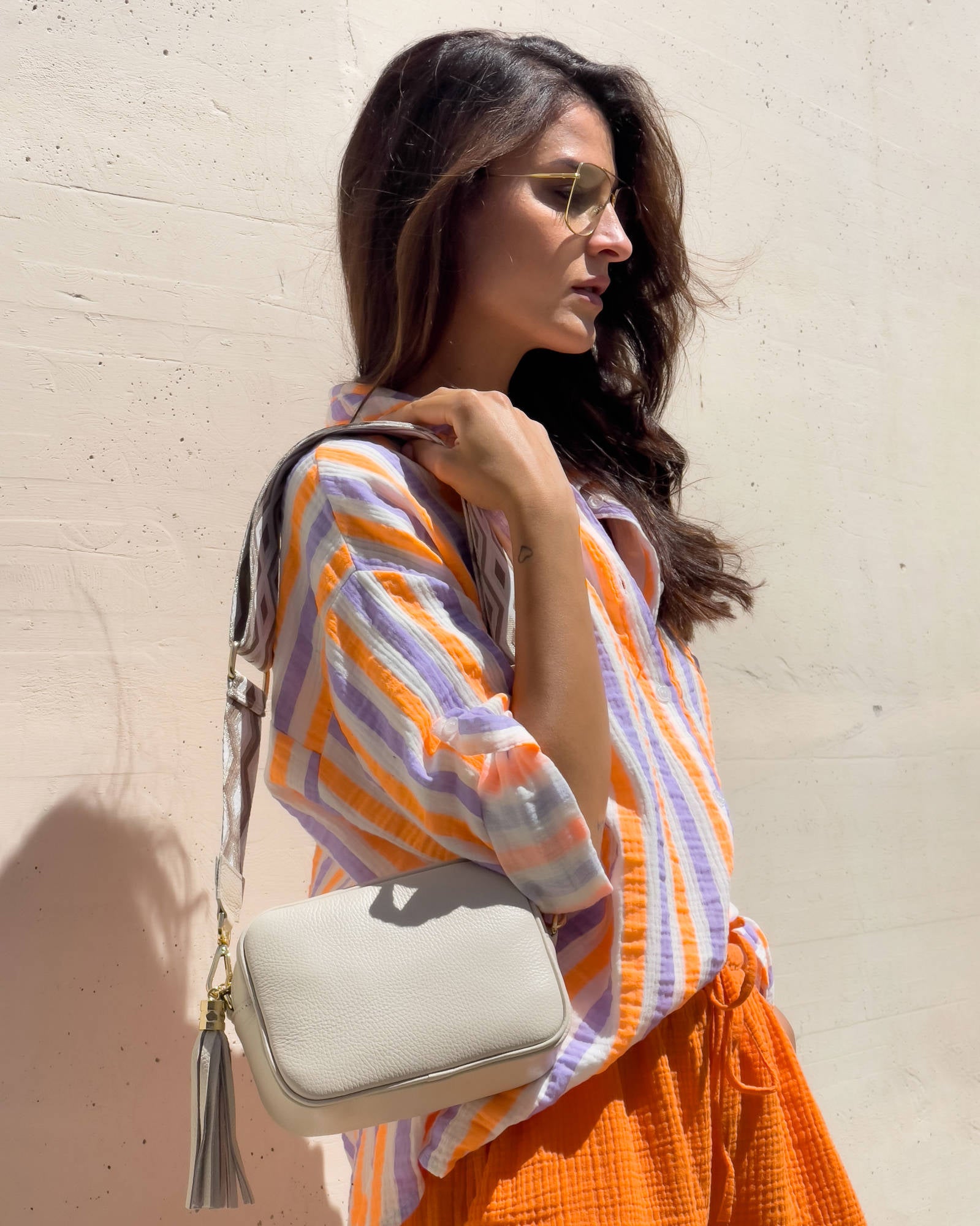 POCHETTE SOPHIA IN PELLE CON TRACOLLA OMAGGIO BEIGE