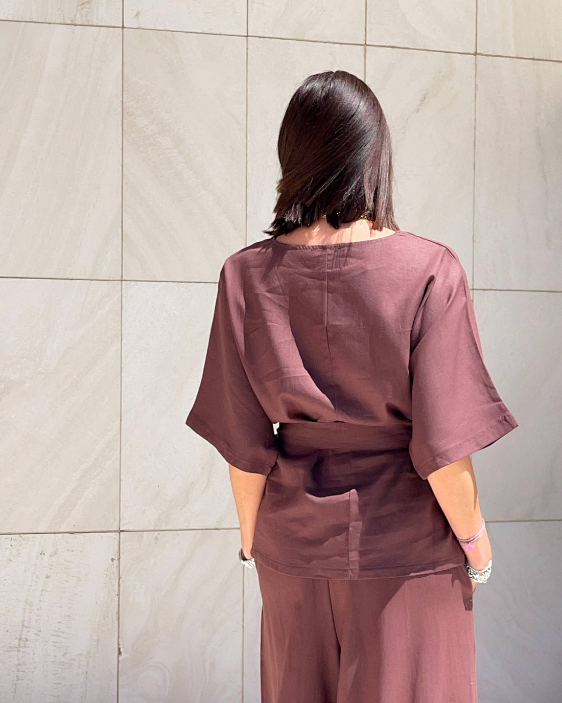 T-SHIRT CON CINTA DORIS BORDEAUX